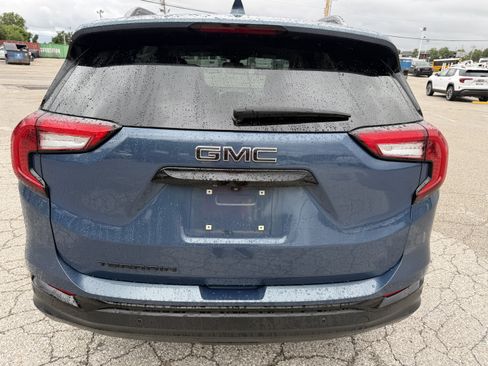 Used 2024 GMC Terrain SLT w/ Elevation Edition FWD image 6