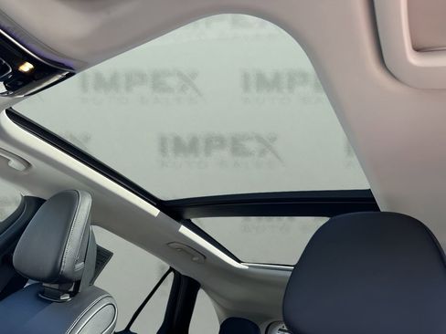 Used 2023 Mercedes-Benz GLC 300 4MATIC image 11