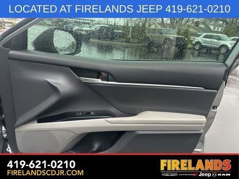 Used 2019 Toyota Camry SE image 14