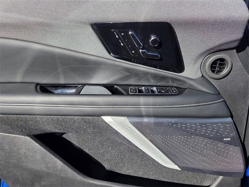 New 2025 Cadillac Optiq Luxury 1 image 18