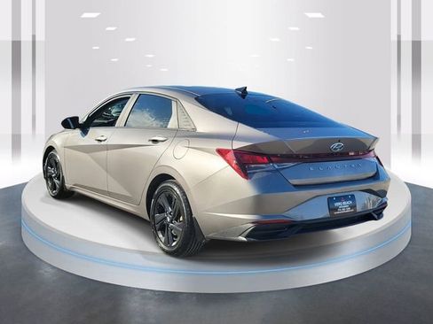Used 2022 Hyundai Elantra SEL image 4
