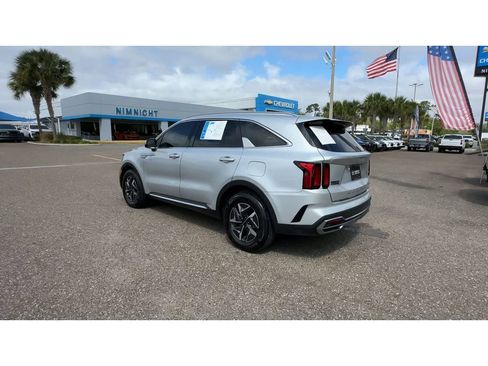 Used 2022 Kia Sorento EX image 4
