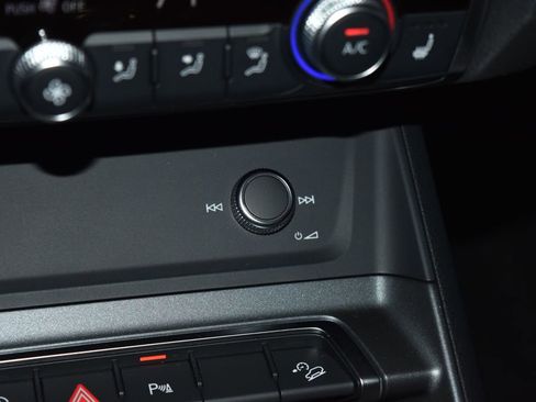 Certified 2025 Audi Q3 2.0T Premium w/ Convenience Package image 13