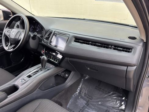 Used 2018 Honda HR-V EX image 14