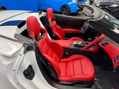 Used 2016 Chevrolet Corvette Z06 w/ 3LZ Preferred Equipment Group RWD image 16