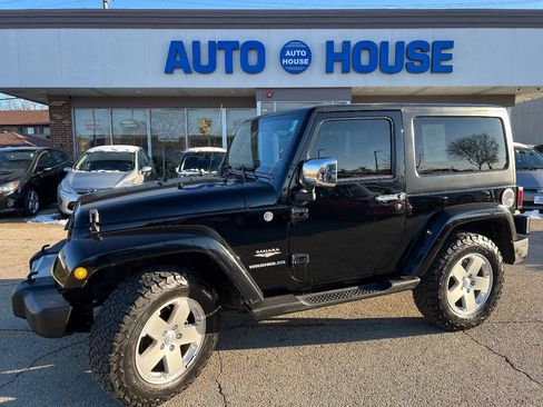 Used 2011 Jeep Wrangler Sahara AWD/4WD image 7
