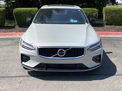 Used 2020 Volvo S60 T5 R-Design FWD image 9