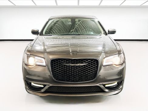 Used 2021 Chrysler 300 Touring L RWD image 2