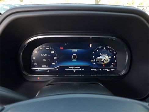 Used 2024 Chevrolet Suburban RST w/ Luxury Package image 29