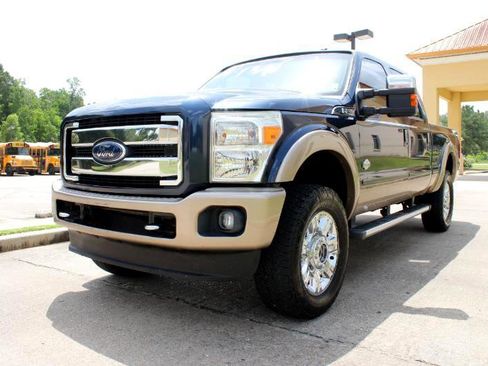 Used 2014 Ford F250 King Ranch w/ King Ranch w/Chrome Package image 9