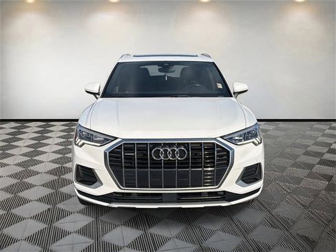 Used 2020 Audi Q3 2.0T Premium Plus w/ Premium Plus Package image 2