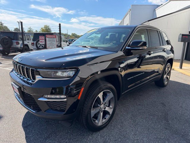 Used 2023 Jeep Grand Cherokee 4WD 4xe w/ Luxury Tech Group II image 31