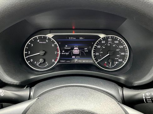 Used 2024 Nissan Sentra SV image 19