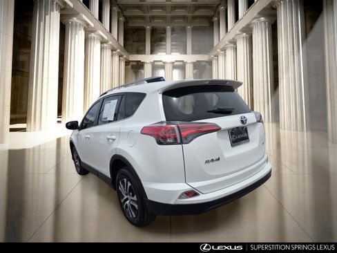 Used 2018 Toyota RAV4 LE w/ Carpet Mat Package FWD image 6