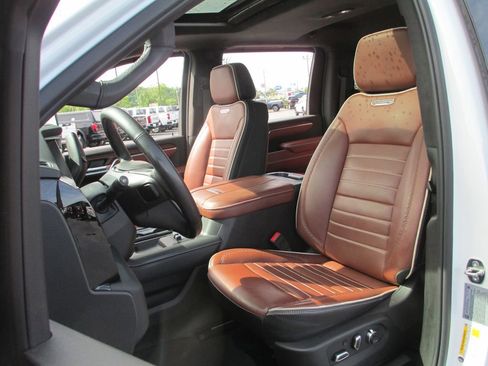 Used 2024 GMC Sierra 2500 Denali Ultimate w/ Max Trailering Package AWD/4WD image 27