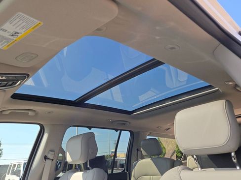 Used 2024 Jeep Wagoneer Series III w/ Premium Group I image 28