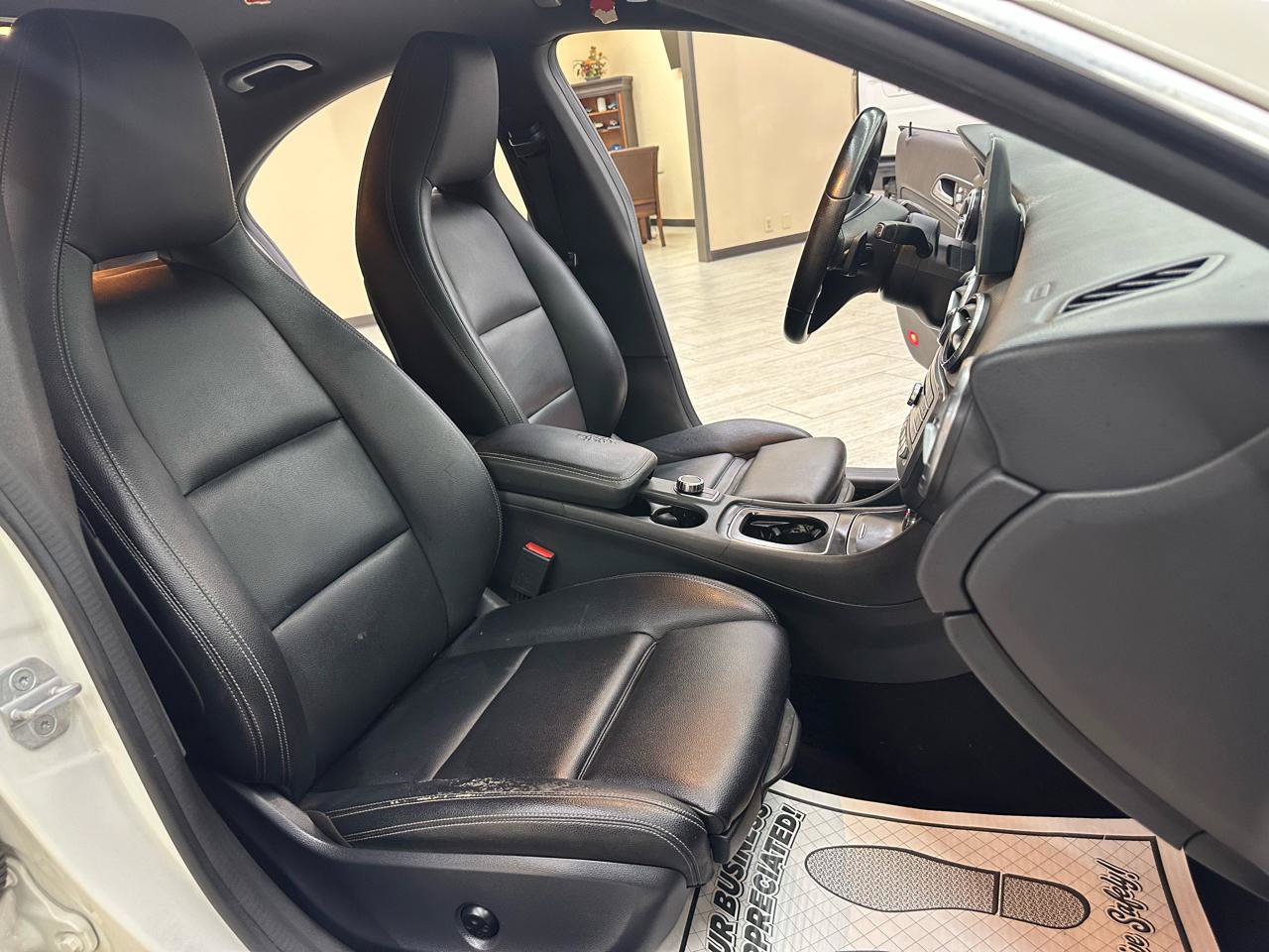 Used 2017 Mercedes-Benz CLA 250 4MATIC image 36