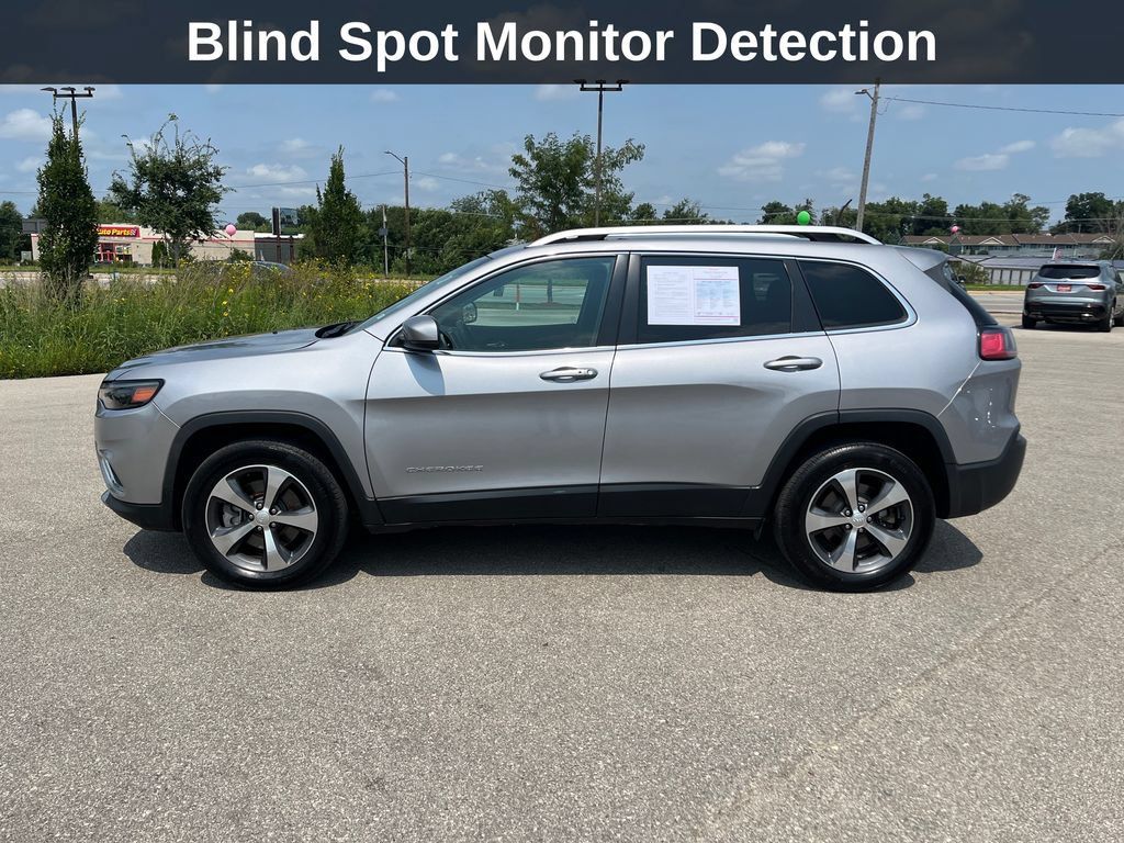 Used 2019 Jeep Cherokee Limited AWD/4WD image 2
