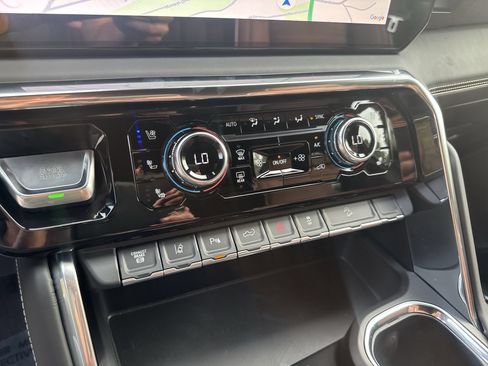 New 2026 GMC Sierra 2500 Denali Ultimate AWD/4WD image 17