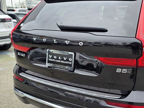 Certified 2023 Volvo XC60 B5 Ultimate w/ Climate Package image 15
