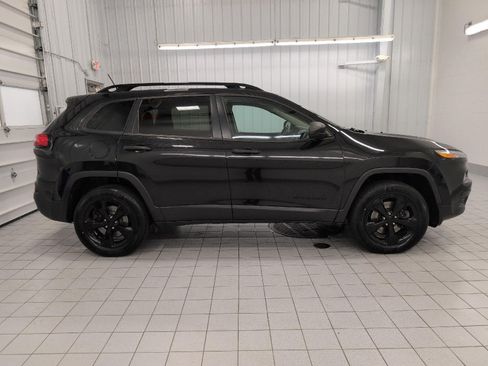 Used 2016 Jeep Cherokee Sport w/ Cold Weather Group AWD/4WD image 12