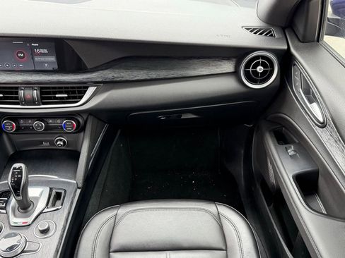 Used 2022 Alfa Romeo Stelvio Sprint image 10