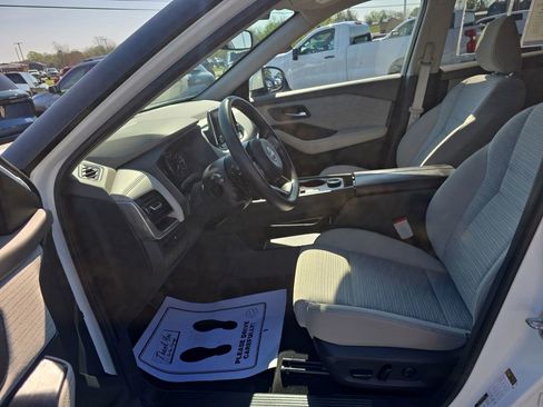 Used 2023 Nissan Rogue SV image 23