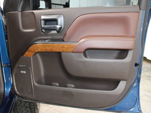 Used 2019 Chevrolet Silverado 2500 High Country w/ Duramax Plus Package AWD/4WD image 32