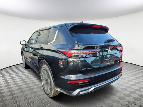 New 2026 Mitsubishi Outlander SE FWD image 3