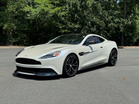 Used 2014 Aston Martin Vanquish Coupe RWD image 4
