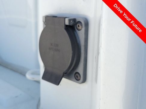 Used 2025 Chevrolet Silverado 1500 LT RWD image 24