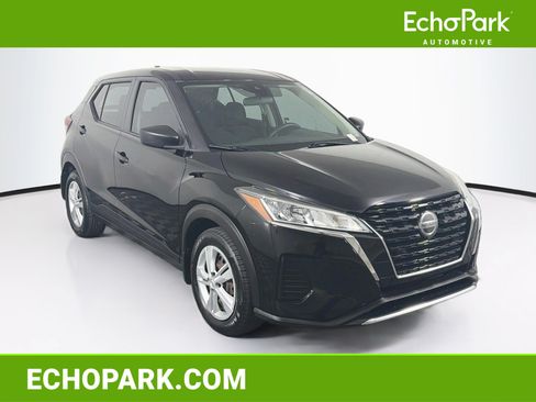 Used 2021 Nissan Kicks S FWD image 1