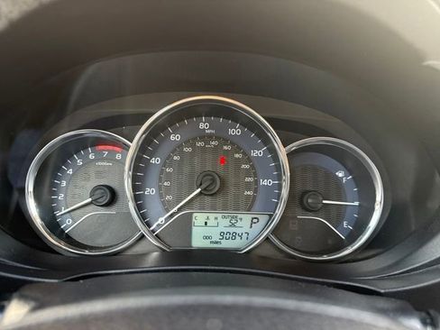 Used 2014 Toyota Corolla LE image 21