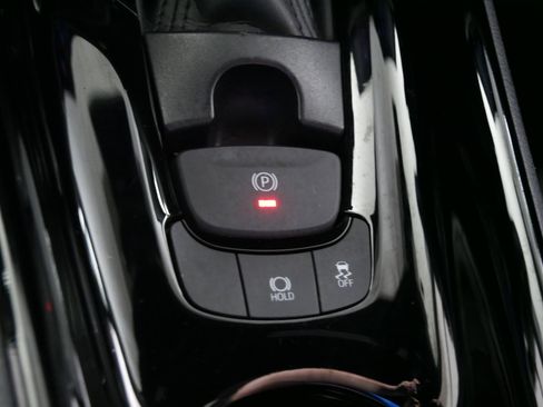 Used 2020 Toyota C-HR XLE FWD image 29