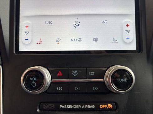 Used 2023 Ford Edge SEL image 22