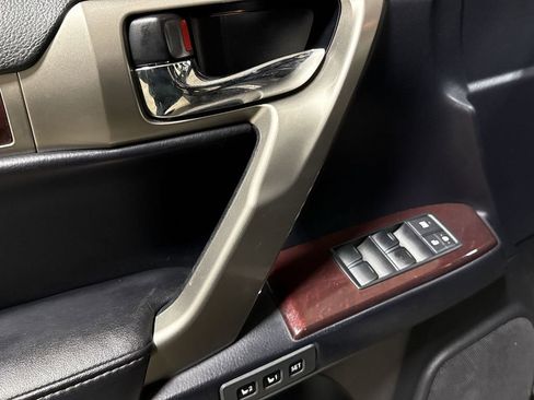 Used 2014 Lexus GX 460 w/ Premium Package image 22