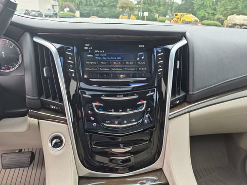 Certified 2019 Cadillac Escalade Luxury RWD image 13