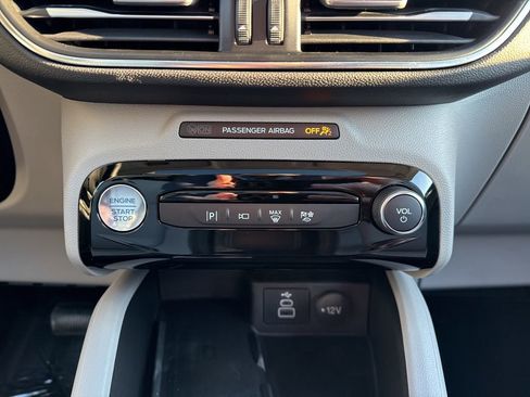 New 2025 Ford Escape SE w/ PHEV Premium Package image 32