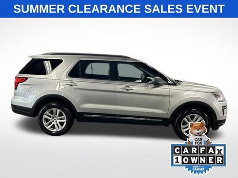 Used 2018 Ford Explorer XLT AWD/4WD image 6