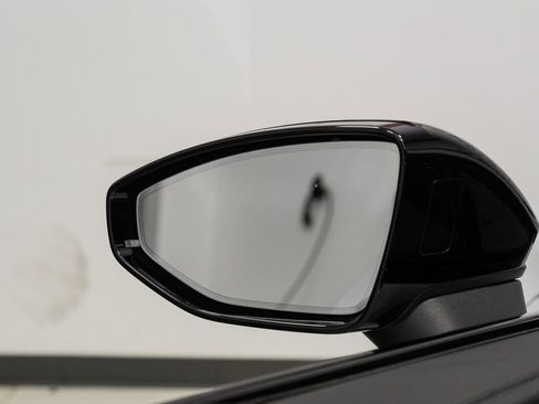 Used 2024 Audi e-tron GT Prestige image 41