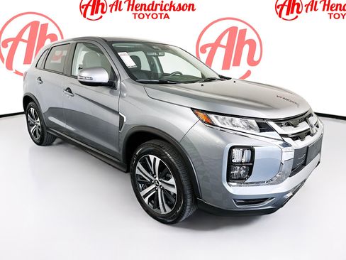 Used 2025 Mitsubishi Outlander Sport SE image 1