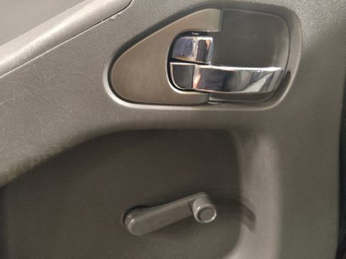 Used 2018 Nissan Frontier SV image 27