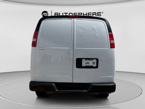 Used 2017 Chevrolet Express 2500 RWD image 8