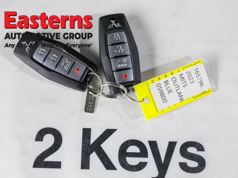 Used 2023 Mitsubishi Outlander SE image 23