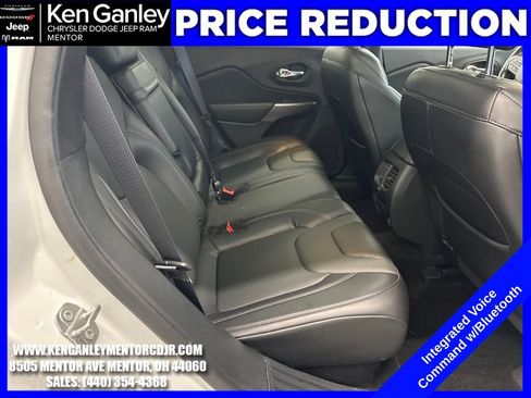 Used 2019 Jeep Cherokee Limited image 23