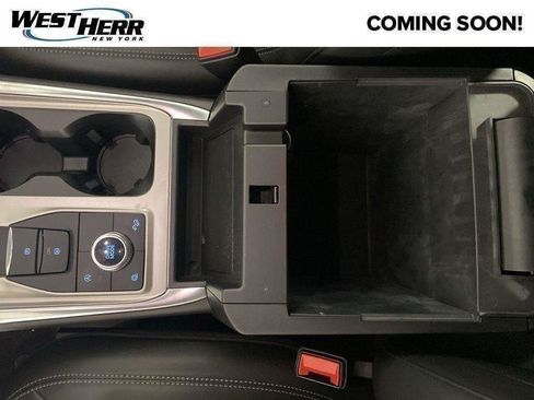 Used 2024 Ford Explorer XLT w/ Equipment Group 202A AWD/4WD image 40
