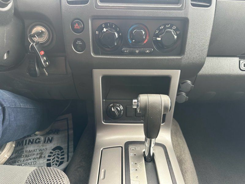 Used 2011 Nissan Pathfinder S AWD/4WD image 18