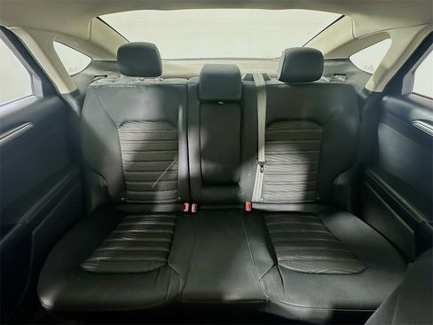 Used 2016 Ford Fusion SE image 13