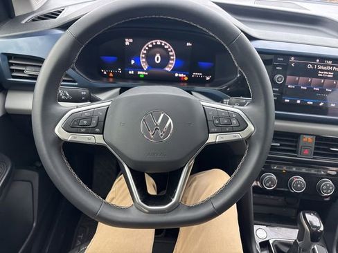 Used 2023 Volkswagen Taos SE w/ Panoramic Sunroof Package image 27