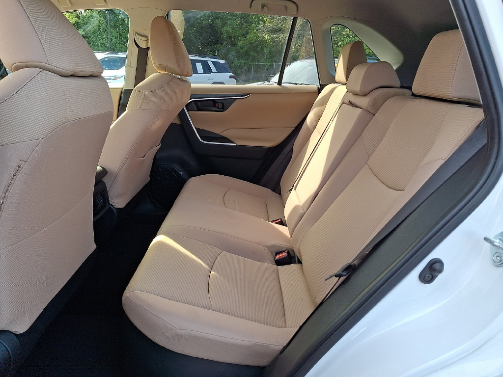 Used 2019 Toyota RAV4 LE w/ Carpet Mat Package AWD/4WD image 10